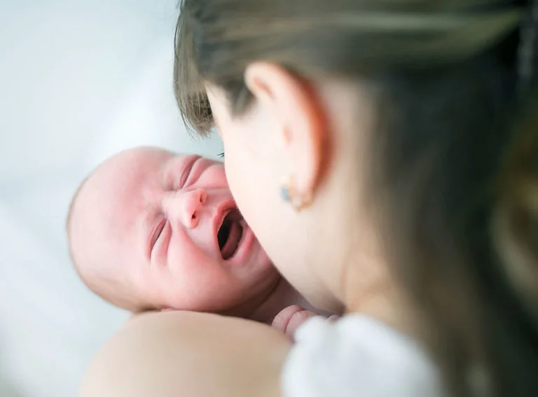 O que fazer para prevenir e evitar as cólicas nos bebês