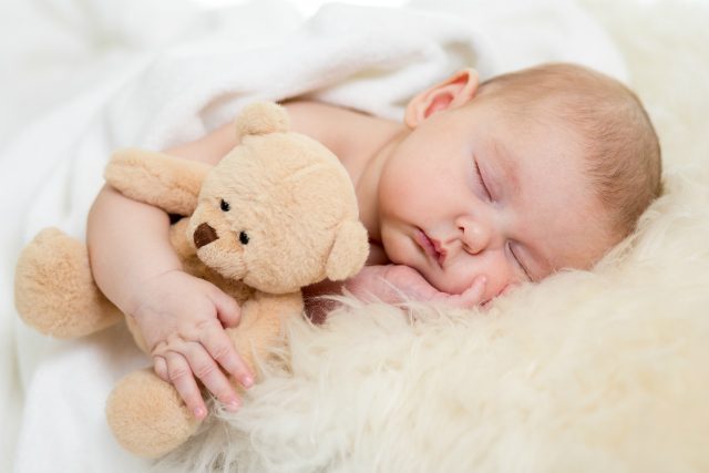 7 passos para ensinar o bebé a adormecer sozinho - Bebé Blog