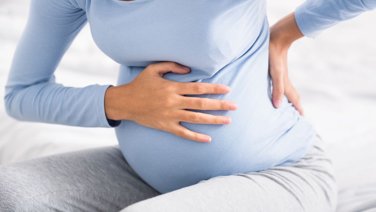 Por que sentimos cólica na gravidez?